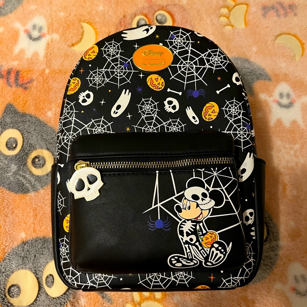 Her Universe Disney Mickey Mouse Halloween Skeleton Glow In The Dark Backpack 🐭